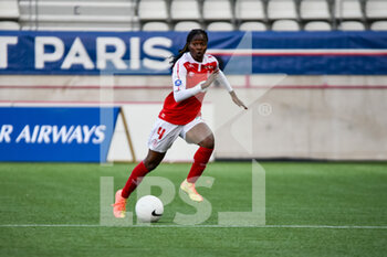 2020-09-25 - Easther Mayi Kith of Stade de Reims controls the ball during the Women's French championship D1 Arkema football match between Paris Saint-Germain and Stade de Reims on September 25, 2020 at Jean Bouin stadium in Paris, France - Photo Antoine Massinon / A2M Sport Consulting / DPPI - PARIS SAINT-GERMAIN AND STADE DE REIMS - FRENCH WOMEN DIVISION 1 - SOCCER