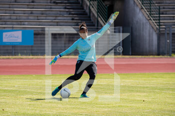 2020-09-26 - Natascha Honegger of Paris FC warms up ahead of the Women's French championship D1 Arkema football match between Paris FC and Le Havre AC on September 26, 2020 at Robert Bobin stadium in Bondoufle, France - Photo Antoine Massinon / A2M Sport Consulting / DPPI - PARIS FC AND LE HAVRE AC - FRENCH WOMEN DIVISION 1 - SOCCER