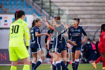 2020-10-10 - Evelyne Viens of Paris FC celebrates with teammates after scoring during the Women's French championship D1 Arkema football match between Paris FC and GPSO 92 Issy on October 10, 2020 at Robert Bobin stadium in Bondoufle, France - Photo Melanie Laurent / A2M Sport Consulting / DPPI - PARIS FC VS GPSO 92 ISSY - FRENCH WOMEN DIVISION 1 - SOCCER