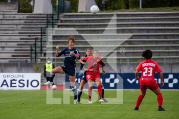 2020-10-10 - Gaetane Thiney of Paris FC kicks the ball during the Women's French championship D1 Arkema football match between Paris FC and GPSO 92 Issy on October 10, 2020 at Robert Bobin stadium in Bondoufle, France - Photo Melanie Laurent / A2M Sport Consulting / DPPI - PARIS FC VS GPSO 92 ISSY - FRENCH WOMEN DIVISION 1 - SOCCER