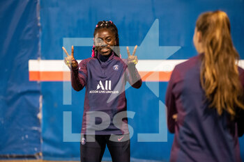 2020-10-10 - Benedicte Simon of Paris Saint Germain warms up ahead of the Women's French championship D1 Arkema football match between Paris Saint-Germain and Montpellier HSC on October 10, 2020 at Georges Lef.vre stadium in Saint-Germain-en-Laye, France - Photo Melanie Laurent / A2M Sport Consulting / DPPI - PARIS SAINT-GERMAIN VS MONTPELLIER HSC - FRENCH WOMEN DIVISION 1 - SOCCER