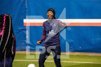 2020-10-10 - Grace Geyoro of Paris Saint Germain warms up ahead of the Women's French championship D1 Arkema football match between Paris Saint-Germain and Montpellier HSC on October 10, 2020 at Georges Lef.vre stadium in Saint-Germain-en-Laye, France - Photo Melanie Laurent / A2M Sport Consulting / DPPI - PARIS SAINT-GERMAIN VS MONTPELLIER HSC - FRENCH WOMEN DIVISION 1 - SOCCER