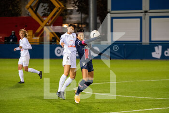 2020-10-10 - Elisa De Almeida of Montpellier Herault Sport Club and Nadia Nadim of Paris Saint Germain fight for the ball during the Women's French championship D1 Arkema football match between Paris Saint-Germain and Montpellier HSC on October 10, 2020 at Georges Lef.vre stadium in Saint-Germain-en-Laye, France - Photo Melanie Laurent / A2M Sport Consulting / DPPI - PARIS SAINT-GERMAIN VS MONTPELLIER HSC - FRENCH WOMEN DIVISION 1 - SOCCER
