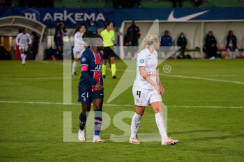 2020-10-10 - Sandy Baltimore of Paris Saint Germain and Marion Torrent of Montpellier Herault Sport Club during the Women's French championship D1 Arkema football match between Paris Saint-Germain and Montpellier HSC on October 10, 2020 at Georges Lef.vre stadium in Saint-Germain-en-Laye, France - Photo Melanie Laurent / A2M Sport Consulting / DPPI - PARIS SAINT-GERMAIN VS MONTPELLIER HSC - FRENCH WOMEN DIVISION 1 - SOCCER
