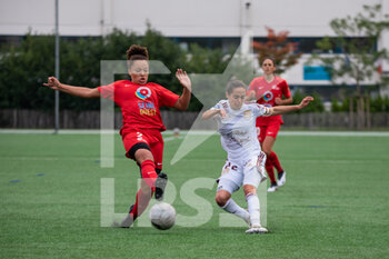 2020-10-17 - Celya Barclais of GPSO 92 Issy and Delphine Chatelin of FC Girondins de Bordeaux fight for the ball during the Women's French championship D1 Arkema football match between GPSO 92 Issy and Girondins de Bordeaux on October 17, 2020 at Stade Le Gallo in Boulogne Billancourt, France - Photo Melanie Laurent / A2M Sport Consulting / DPPI - GPSO 92 ISSY VS GIRONDINS DE BORDEAUX - FRENCH WOMEN DIVISION 1 - SOCCER