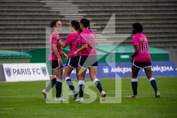 2020-10-31 - Gaetane Thiney of Paris FC celebrates the goal with teammates during the Women's French championship D1 Arkema football match between Paris FC and Stade de Reims on October 31, 2020 at Robert Bobin stadium in Bondoufle, France - Photo Melanie Laurent / A2M Sport Consulting / DPPI - PARIS FC VS STADE DE REIMS - FRENCH WOMEN DIVISION 1 - SOCCER