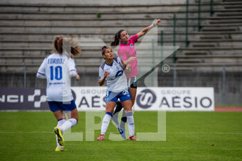 2020-10-31 - Melissa Gomes of Stade de Reims and Kaleigh Riehl of Paris FC during the Women's French championship D1 Arkema football match between Paris FC and Stade de Reims on October 31, 2020 at Robert Bobin stadium in Bondoufle, France - Photo Antoine Massinon / A2M Sport Consulting / DPPI - PARIS FC VS STADE DE REIMS - FRENCH WOMEN DIVISION 1 - SOCCER