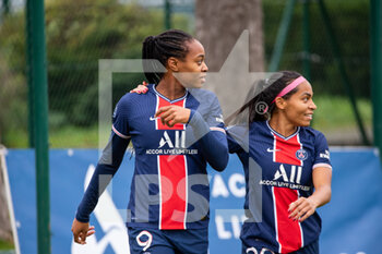 2020-11-01 - Marie Antoinette Katoto of Paris Saint Germain and Perle Morroni of Paris Saint Germain celebrate the goal during the Women's French championship D1 Arkema football match between Paris Saint-Germain and FC Fleury 91 on November 1, 2020 at Georges Lef.vre stadium in Saint-Germain-en-Laye, France - Photo Antoine Massinon / A2M Sport Consulting / DPPI - PARIS SAINT-GERMAIN VS FC FLEURY 91 - FRENCH WOMEN DIVISION 1 - SOCCER