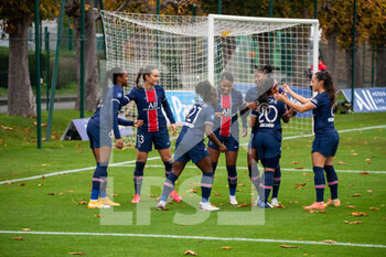 2020-11-01 - Marie Antoinette Katoto of Paris Saint Germain celebrates the goal with teammates during the Women's French championship D1 Arkema football match between Paris Saint-Germain and FC Fleury 91 on November 1, 2020 at Georges Lef.vre stadium in Saint-Germain-en-Laye, France - Photo Antoine Massinon / A2M Sport Consulting / DPPI - PARIS SAINT-GERMAIN VS FC FLEURY 91 - FRENCH WOMEN DIVISION 1 - SOCCER