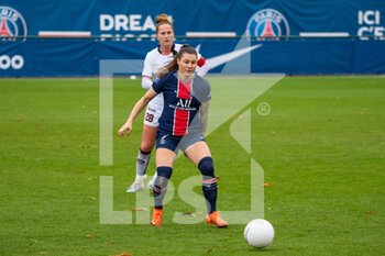 2020-11-01 - Marine Haupais of FC Fleury and Ramona Bachmann of Paris Saint Germain fight for the ball during the Women's French championship D1 Arkema football match between Paris Saint-Germain and FC Fleury 91 on November 1, 2020 at Georges Lef.vre stadium in Saint-Germain-en-Laye, France - Photo Antoine Massinon / A2M Sport Consulting / DPPI - PARIS SAINT-GERMAIN VS FC FLEURY 91 - FRENCH WOMEN DIVISION 1 - SOCCER