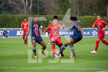 2020-11-14 - Formiga of Paris Saint Germain, Celya Barclais of GPSO 92 Issy and Ashley Lawrence of Paris Saint Germain during the Women's French championship D1 Arkema football match between GPSO 92 Issy and Paris Saint-Germain on November 14, 2020 at Pierre Pibarot stadium in Clairefontaine En Yvelines, France - Photo Melanie Laurent / A2M Sport Consulting / DPPI - GPSO 92 ISSY AND PARIS SAINT-GERMAIN - FRENCH WOMEN DIVISION 1 - SOCCER