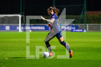 2020-11-14 - Ramona Bachmann of Paris Saint Germain controls the ball during the Women's French championship D1 Arkema football match between GPSO 92 Issy and Paris Saint-Germain on November 14, 2020 at Pierre Pibarot stadium in Clairefontaine En Yvelines, France - Photo Antoine Massinon / A2M Sport Consulting / DPPI - GPSO 92 ISSY AND PARIS SAINT-GERMAIN - FRENCH WOMEN DIVISION 1 - SOCCER
