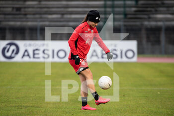 2020-12-12 - Elise Bonet of Dijon FCO warms up ahead of the Women's French championship D1 Arkema football match between Paris FC and Dijon FCO on December 12, 2020 at Robert Bobin stadium in Bondoufle, France - Photo Antoine Massinon / A2M Sport Consulting / DPPI - PARIS FC VS DIJON FCO - FRENCH WOMEN DIVISION 1 - SOCCER