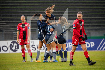 2020-12-12 - Camille Catala of Paris FC celebrates the goal with teammates during the Women's French championship D1 Arkema football match between Paris FC and Dijon FCO on December 12, 2020 at Robert Bobin stadium in Bondoufle, France - Photo Melanie Laurent / A2M Sport Consulting / DPPI - PARIS FC VS DIJON FCO - FRENCH WOMEN DIVISION 1 - SOCCER