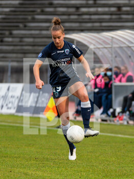 2020-12-12 - Thea Greboval of Paris FC controls the ball during the Women's French championship D1 Arkema football match between Paris FC and Dijon FCO on December 12, 2020 at Robert Bobin stadium in Bondoufle, France - Photo Antoine Massinon / A2M Sport Consulting / DPPI - PARIS FC VS DIJON FCO - FRENCH WOMEN DIVISION 1 - SOCCER