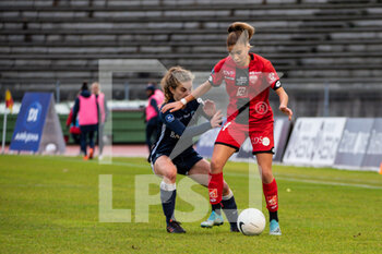 2020-12-12 - Daphne Corboz of Paris FC and Lea Khelifi of Dijon FCO fight for the ball during the Women's French championship D1 Arkema football match between Paris FC and Dijon FCO on December 12, 2020 at Robert Bobin stadium in Bondoufle, France - Photo Melanie Laurent / A2M Sport Consulting / DPPI - PARIS FC VS DIJON FCO - FRENCH WOMEN DIVISION 1 - SOCCER