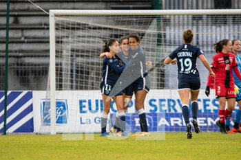 2020-12-12 - Evelyne Viens of Paris FC celebrates with teammates after scoring during the Women's French championship D1 Arkema football match between Paris FC and Dijon FCO on December 12, 2020 at Robert Bobin stadium in Bondoufle, France - Photo Melanie Laurent / A2M Sport Consulting / DPPI - PARIS FC VS DIJON FCO - FRENCH WOMEN DIVISION 1 - SOCCER