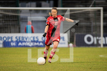 2020-12-12 - Lea Declercq of Dijon FCO controls the ball during the Women's French championship D1 Arkema football match between Paris FC and Dijon FCO on December 12, 2020 at Robert Bobin stadium in Bondoufle, France - Photo Melanie Laurent / A2M Sport Consulting / DPPI - PARIS FC VS DIJON FCO - FRENCH WOMEN DIVISION 1 - SOCCER