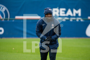 2020-12-13 - Bernard Mendy, head coach assistant, ahead of the Women's French championship D1 Arkema football match between Paris Saint-Germain and Le Havre AC on December 13, 2020 at Georges Lefèvre stadium in Saint-Germain-en-Laye, France - Photo Antoine Massinon / A2M Sport Consulting / DPPI - PARIS SAINT-GERMAIN VS LE HAVRE AC - FRENCH WOMEN DIVISION 1 - SOCCER