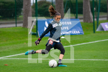 2020-12-13 - Constance Picaud of Le Havre AC warms up ahead of the Women's French championship D1 Arkema football match between Paris Saint-Germain and Le Havre AC on December 13, 2020 at Georges Lefèvre stadium in Saint-Germain-en-Laye, France - Photo Antoine Massinon / A2M Sport Consulting / DPPI - PARIS SAINT-GERMAIN VS LE HAVRE AC - FRENCH WOMEN DIVISION 1 - SOCCER