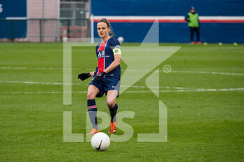2020-12-13 - Irene Paredes of Paris Saint Germain controls the ball during the Women's French championship D1 Arkema football match between Paris Saint-Germain and Le Havre AC on December 13, 2020 at Georges Lefèvre stadium in Saint-Germain-en-Laye, France - Photo Antoine Massinon / A2M Sport Consulting / DPPI - PARIS SAINT-GERMAIN VS LE HAVRE AC - FRENCH WOMEN DIVISION 1 - SOCCER