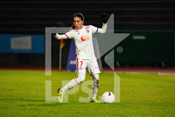 2021-01-22 - Amel Majri of Olympique Lyonnais controls the ball during the Women's French championship D1 Arkema football match between Paris FC and Olympique Lyonnais on January 22, 2021 at Robert Bobin stadium in Bondoufle, France - Photo Melanie Laurent / A2M Sport Consulting / DPPI - PARIS FC AND OLYMPIQUE LYONNAIS - FRENCH WOMEN DIVISION 1 - SOCCER
