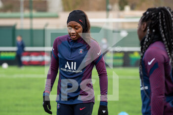 2021-01-30 - Kadidiatou Diani of Paris Saint Germain warms up ahead of the Women's French Cup, round of 32 football match between FC Fleury 91 and Paris Saint-Germain on January 30, 2021 at Walter Felder stadium in Fleury-Merogis, France - Photo Melanie Laurent / A2M Sport Consulting / DPPI - FC FLEURY 91 AND PARIS SAINT-GERMAIN - FRENCH WOMEN DIVISION 1 - SOCCER