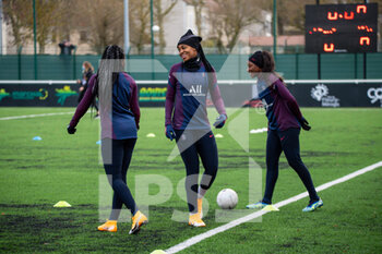 2021-01-30 - Marie Antoinette Katoto of Paris Saint Germain and Kadidiatou Diani of Paris Saint Germain warm up ahead of the Women's French Cup, round of 32 football match between FC Fleury 91 and Paris Saint-Germain on January 30, 2021 at Walter Felder stadium in Fleury-Merogis, France - Photo Melanie Laurent / A2M Sport Consulting / DPPI - FC FLEURY 91 AND PARIS SAINT-GERMAIN - FRENCH WOMEN DIVISION 1 - SOCCER