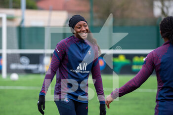 2021-01-30 - Kadidiatou Diani of Paris Saint Germain warms up ahead of the Women's French Cup, round of 32 football match between FC Fleury 91 and Paris Saint-Germain on January 30, 2021 at Walter Felder stadium in Fleury-Merogis, France - Photo Melanie Laurent / A2M Sport Consulting / DPPI - FC FLEURY 91 AND PARIS SAINT-GERMAIN - FRENCH WOMEN DIVISION 1 - SOCCER