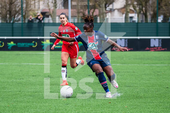 2021-01-30 - Sandy Baltimore of Paris Saint Germain controls the ball during the Women's French Cup, round of 32 football match between FC Fleury 91 and Paris Saint-Germain on January 30, 2021 at Walter Felder stadium in Fleury-Merogis, France - Photo Melanie Laurent / A2M Sport Consulting / DPPI - FC FLEURY 91 AND PARIS SAINT-GERMAIN - FRENCH WOMEN DIVISION 1 - SOCCER