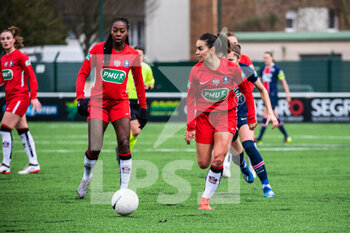 2021-01-30 - Teninsoun Sissoko of FC Fleury and Charlotte Fernandes of FC Fleury controls the ball during the Women's French Cup, round of 32 football match between FC Fleury 91 and Paris Saint-Germain on January 30, 2021 at Walter Felder stadium in Fleury-Merogis, France - Photo Melanie Laurent / A2M Sport Consulting / DPPI - FC FLEURY 91 AND PARIS SAINT-GERMAIN - FRENCH WOMEN DIVISION 1 - SOCCER