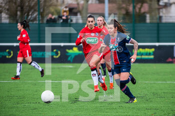 2021-01-30 - Charlotte Fernandes of FC Fleury and Ramona Bachmann of Paris Saint Germain during the Women's French Cup, round of 32 football match between FC Fleury 91 and Paris Saint-Germain on January 30, 2021 at Walter Felder stadium in Fleury-Merogis, France - Photo Melanie Laurent / A2M Sport Consulting / DPPI - FC FLEURY 91 AND PARIS SAINT-GERMAIN - FRENCH WOMEN DIVISION 1 - SOCCER