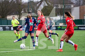 2021-01-30 - Grace Geyoro of Paris Saint Germain controls the ball during the Women's French Cup, round of 32 football match between FC Fleury 91 and Paris Saint-Germain on January 30, 2021 at Walter Felder stadium in Fleury-Merogis, France - Photo Antoine Massinon / A2M Sport Consulting / DPPI - FC FLEURY 91 AND PARIS SAINT-GERMAIN - FRENCH WOMEN DIVISION 1 - SOCCER