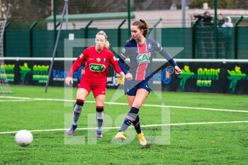 2021-01-30 - Cecilie Sandvej of FC Fleury and Jordyn Huitema of Paris Saint Germain controls the ball during the Women's French Cup, round of 32 football match between FC Fleury 91 and Paris Saint-Germain on January 30, 2021 at Walter Felder stadium in Fleury-Merogis, France - Photo Antoine Massinon / A2M Sport Consulting / DPPI - FC FLEURY 91 AND PARIS SAINT-GERMAIN - FRENCH WOMEN DIVISION 1 - SOCCER