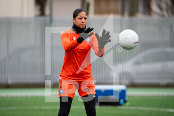 2021-02-06 - Mickaela Bottega of ASJ Soyaux warms up ahead of the Women's French championship, D1 Arkema football match between GPSO 92 Issy and ASJ Soyaux Charente on February 6, 2021 at Le Gallo stadium in Boulogne-Billancourt, France - Photo Melanie Laurent / A2M Sport Consulting / DPPI - GPSO 92 ISSY AND ASJ SOYAUX CHARENTE - FRENCH WOMEN DIVISION 1 - SOCCER