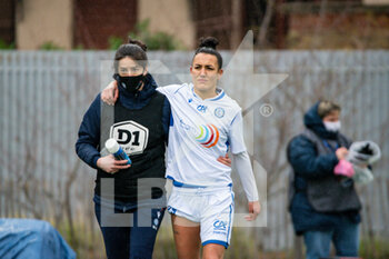 2021-02-06 - Kelly Gadea of ASJ Soyaux injured during the Women's French championship, D1 Arkema football match between GPSO 92 Issy and ASJ Soyaux Charente on February 6, 2021 at Le Gallo stadium in Boulogne-Billancourt, France - Photo Melanie Laurent / A2M Sport Consulting / DPPI - GPSO 92 ISSY AND ASJ SOYAUX CHARENTE - FRENCH WOMEN DIVISION 1 - SOCCER