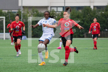 2021-02-06 - Siga Tandia of ASJ Soyaux and Celya Barclais of GPSO 92 Issy in a duel for the ball during the Women's French championship, D1 Arkema football match between GPSO 92 Issy and ASJ Soyaux Charente on February 6, 2021 at Le Gallo stadium in Boulogne-Billancourt, France - Photo Melanie Laurent / A2M Sport Consulting / DPPI - GPSO 92 ISSY AND ASJ SOYAUX CHARENTE - FRENCH WOMEN DIVISION 1 - SOCCER