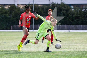 2021-02-13 - Roselord Borgella of GPSO 92 Issy and Lena Goetsch of Dijon FCO fight for the ball during the Women's French championship, D1 Arkema football match between GPSO 92 Issy and Dijon FCO on february 13, 2021 at Le Gallo stadium in Boulogne-Billancourt, France - Photo Antoine Massinon / A2M Sport Consulting / DPPI - GPSO 92 ISSY AND DIJON FCO - FRENCH WOMEN DIVISION 1 - SOCCER