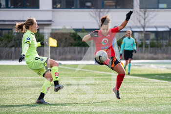 2021-02-13 - Celya Barclais of GPSO 92 Issy controls the ball during the Women's French championship, D1 Arkema football match between GPSO 92 Issy and Dijon FCO on february 13, 2021 at Le Gallo stadium in Boulogne-Billancourt, France - Photo Antoine Massinon / A2M Sport Consulting / DPPI - GPSO 92 ISSY AND DIJON FCO - FRENCH WOMEN DIVISION 1 - SOCCER