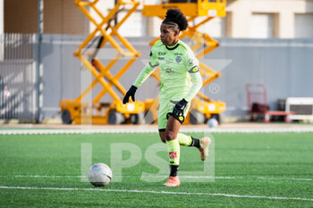 2021-02-13 - Mylaine Tarrieu of Dijon FCO controls the ball during the Women's French championship, D1 Arkema football match between GPSO 92 Issy and Dijon FCO on february 13, 2021 at Le Gallo stadium in Boulogne-Billancourt, France - Photo Melanie Laurent / A2M Sport Consulting / DPPI - GPSO 92 ISSY AND DIJON FCO - FRENCH WOMEN DIVISION 1 - SOCCER