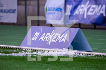2021-02-13 - The D1 Arkema sign with ice during the Women's French championship, D1 Arkema football match between GPSO 92 Issy and Dijon FCO on february 13, 2021 at Le Gallo stadium in Boulogne-Billancourt, France - Photo Melanie Laurent / A2M Sport Consulting / DPPI - GPSO 92 ISSY AND DIJON FCO - FRENCH WOMEN DIVISION 1 - SOCCER