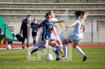 2021-02-27 - Tess Laplacette of Paris FC controls the ball during the Women's French championship D1 Arkema football match between Paris FC and EA Guingamp on February 27, 2021 at Robert Bobin stadium in Bondoufle, France - Photo Melanie Laurent / A2M Sport Consulting / DPPI - PARIS FC AND EA GUINGAMP - FRENCH WOMEN DIVISION 1 - SOCCER