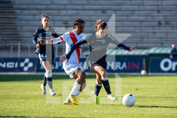 2021-02-27 - Jeannette Yango of EA Guingamp and Clara Mateo of Paris FC fight for the ball during the Women's French championship D1 Arkema football match between Paris FC and EA Guingamp on February 27, 2021 at Robert Bobin stadium in Bondoufle, France - Photo Melanie Laurent / A2M Sport Consulting / DPPI - PARIS FC AND EA GUINGAMP - FRENCH WOMEN DIVISION 1 - SOCCER