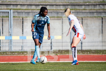 2021-03-06 - Hawa Sangare of Le Havre AC controls the ball during the Women's French championship D 1 Arkema football match between FC Fleury 91 and Le Havre AC on March 6, 2021 at Robert Bobin stadium in Bondoufle, France - Photo Antoine Massinon / A2M Sport Consulting / DPPI - FC FLEURY 91 AND LE HAVRE AC - FRENCH WOMEN DIVISION 1 - SOCCER