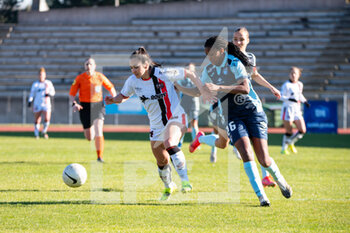 2021-03-06 - Michelle De Jongh of FC Fleury and Assimina Maoulida of Le Havre AC fight for the ball during the Women's French championship D 1 Arkema football match between FC Fleury 91 and Le Havre AC on March 6, 2021 at Robert Bobin stadium in Bondoufle, France - Photo Antoine Massinon / A2M Sport Consulting / DPPI - FC FLEURY 91 AND LE HAVRE AC - FRENCH WOMEN DIVISION 1 - SOCCER