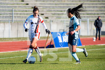 2021-03-06 - Lea Le Garrec of FC Fleury and Francisca Lara of Le Havre AC fight for the ball during the Women's French championship D 1 Arkema football match between FC Fleury 91 and Le Havre AC on March 6, 2021 at Robert Bobin stadium in Bondoufle, France - Photo Antoine Massinon / A2M Sport Consulting / DPPI - FC FLEURY 91 AND LE HAVRE AC - FRENCH WOMEN DIVISION 1 - SOCCER