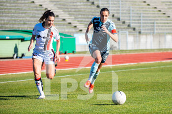 2021-03-06 - Charlotte Fernandes of FC Fleury and Anna Bjork Kristjansdottir of Le Havre AC fight for the ball during the Women's French championship D 1 Arkema football match between FC Fleury 91 and Le Havre AC on March 6, 2021 at Robert Bobin stadium in Bondoufle, France - Photo Antoine Massinon / A2M Sport Consulting / DPPI - FC FLEURY 91 AND LE HAVRE AC - FRENCH WOMEN DIVISION 1 - SOCCER