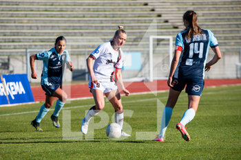 2021-03-06 - Francisca Lara of Le Havre AC, Julia Spetsmark of FC Fleury and Anna Bjork Kristjansdottir of Le Havre AC during the Women's French championship D 1 Arkema football match between FC Fleury 91 and Le Havre AC on March 6, 2021 at Robert Bobin stadium in Bondoufle, France - Photo Antoine Massinon / A2M Sport Consulting / DPPI - FC FLEURY 91 AND LE HAVRE AC - FRENCH WOMEN DIVISION 1 - SOCCER