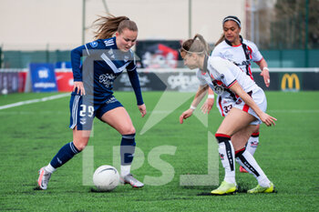 2021-03-27 - Julie Dufour of FC Girondins de Bordeaux and Dominika Grabowska of FC Fleury fight for the ball during the Women's French championship D1 Arkema football match between FC Fleury 91 and Girondins de Bordeaux on March 27, 2021 at Walter Felder stadium in Fleury Merogis, France - Photo Melanie Laurent / A2M Sport Consulting / DPPI - FC FLEURY 91 AND GIRONDINS DE BORDEAUX - FRENCH WOMEN DIVISION 1 - SOCCER