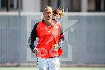 2021-04-17 - Anouk Dekker of Montpellier Herault Sport Club warms up ahead of the Women's French championship D1 Arkema football match between GPSO 92 Issy and Montpellier HSC on April 17, 2021 at Le Gallo stadium in Boulogne-Billancourt, France - Photo Antoine Massinon / A2M Sport Consulting / DPPI - GPSO 92 ISSY VS MONTPELLIER HSC - FRENCH WOMEN DIVISION 1 - SOCCER